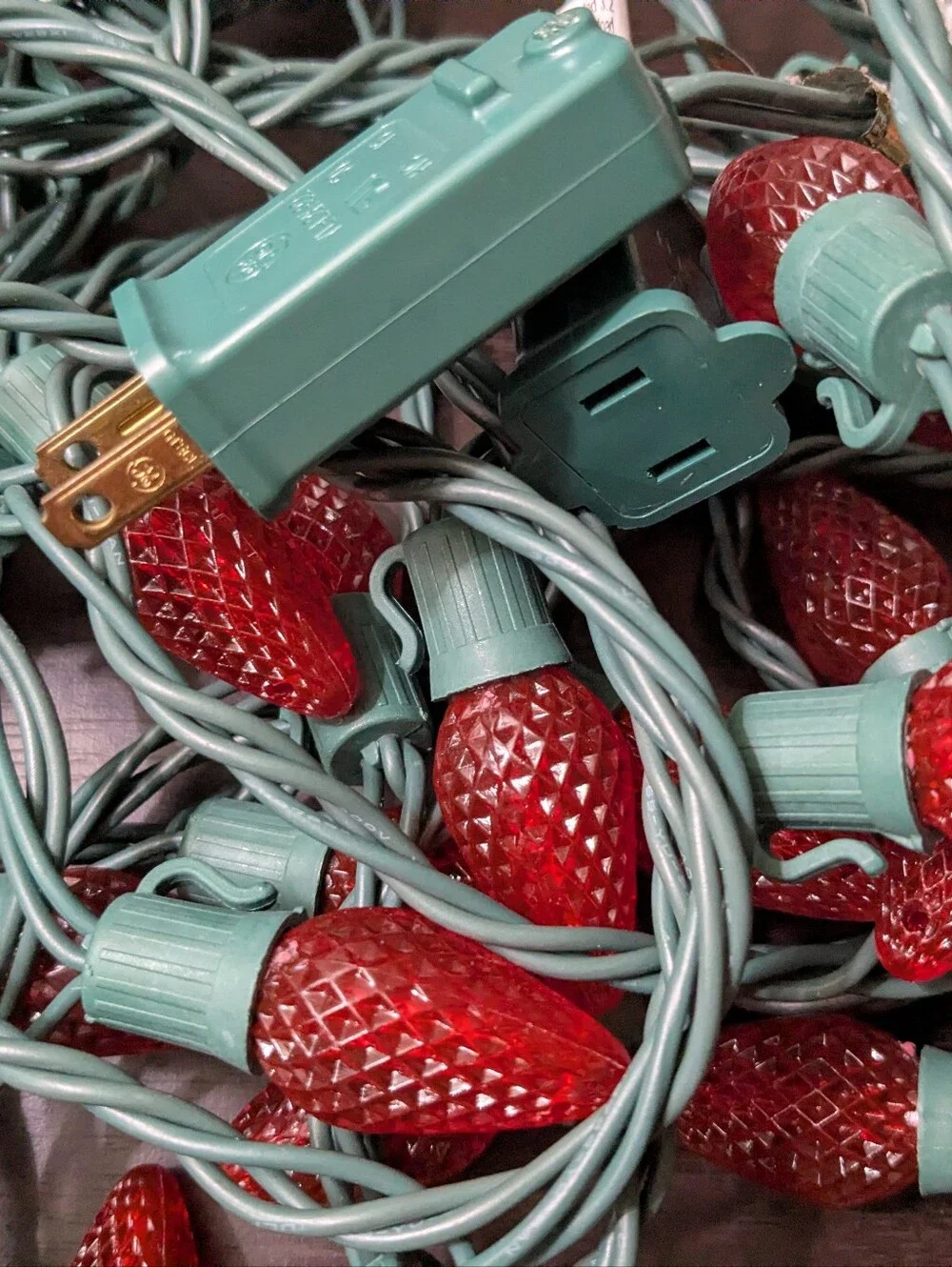 LED Christmas Lights Strawberry 50CT GE C6 Vintage Style Lights W Built In Clips
